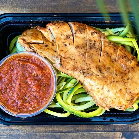 Meal prep: grilled chicken on zucchini noodles with marinara